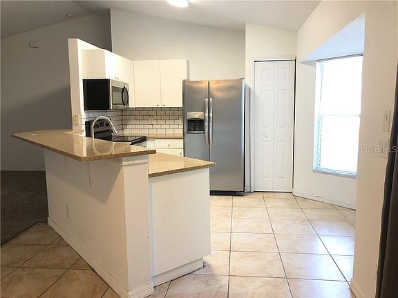 4th image of 2730 Sally Ln