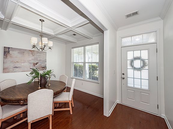 3rd image of 127 Glenspring Dr