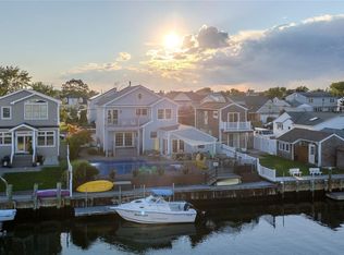 95 Forest Ave, Massapequa, NY 11758