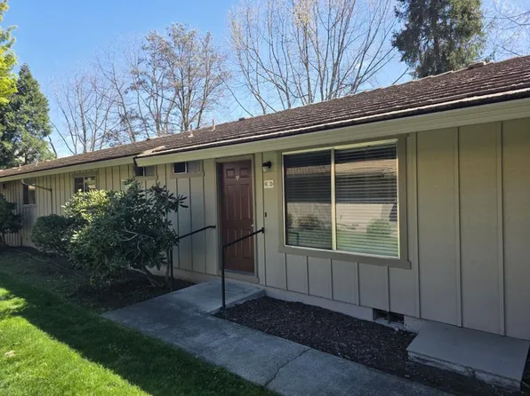 300 Shafer Ln #I3, Jacksonville, OR 97530