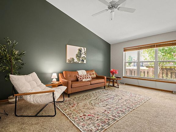 4th image of 250 Wind Stone Dr