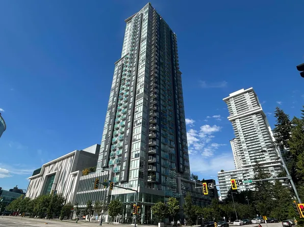 13438 Central Ave #2406, Surrey, BC V3T 0N2