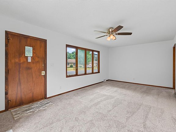 4th image of 2300 Brookview Dr