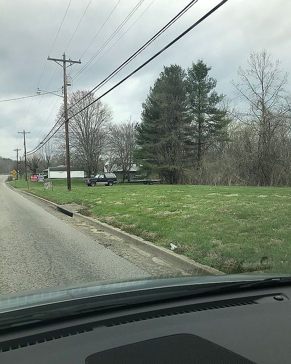 1017 N Main St, Barbourville, KY 40906 Zillow