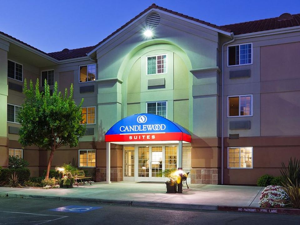 Welcome to the Candlewood Suites Houston CityCentre I-10 Wes