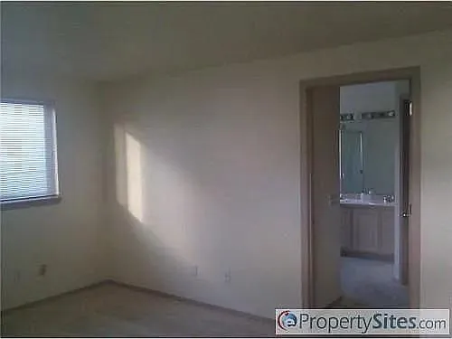 880 Bremerton Ave NE — Photo 10