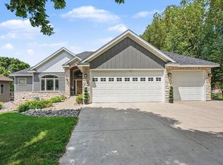 301 9th St SE, New Prague, MN 56071