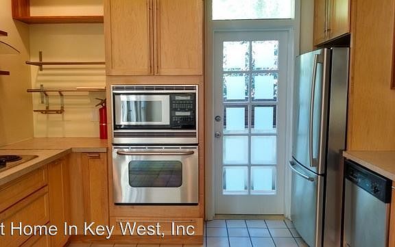 5th image of 905 Grinnell St APT A