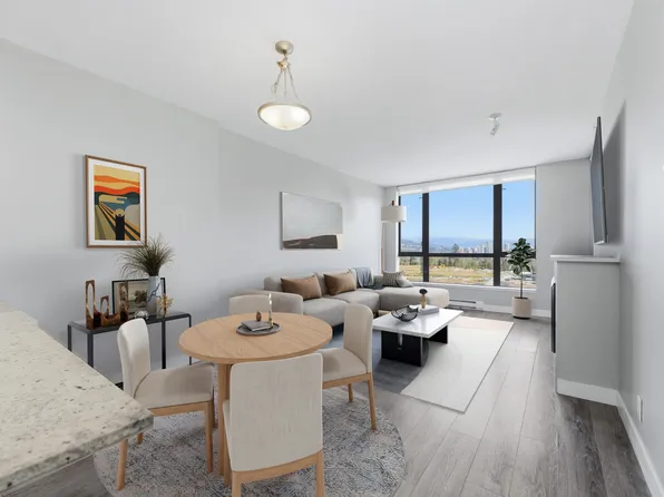 400 Capilano Rd #2201, Pt Moody, BC V3H 0E1