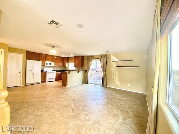 4th image of 8252 Wuthering Heights Ave
