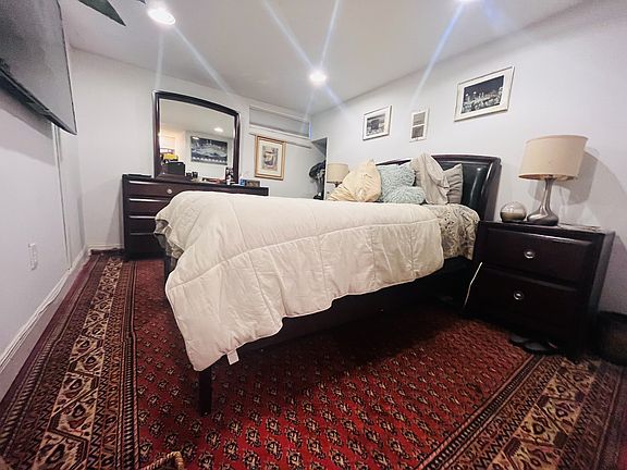 5th image of 1227 N 31st St #1