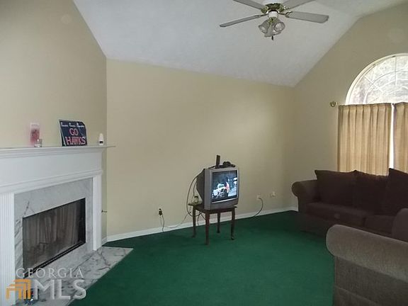 2nd image of 1581 Pin Oak Ln SE