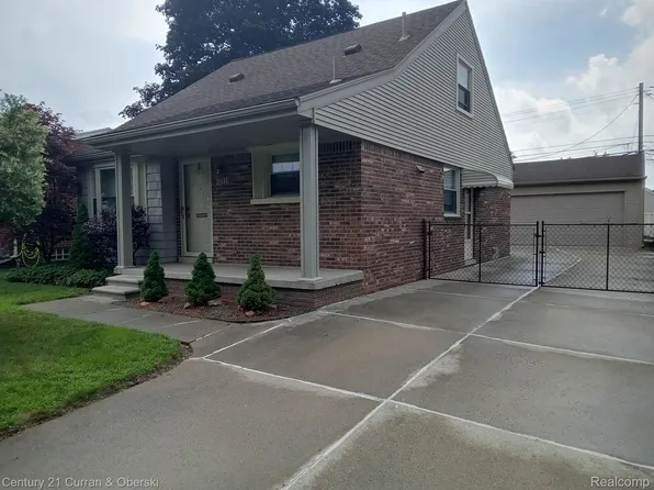 2816 Queen St, Dearborn, MI 48124