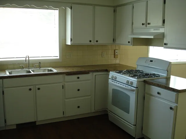 5 bed, 2.5 bath, $2,250 — Photo 3