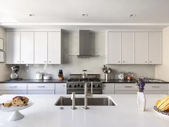 24 East 21st Street image 8 of 21