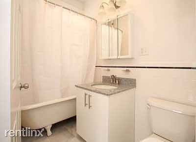 32_Queensbury_14_Bath-Photo_800-M_thumb