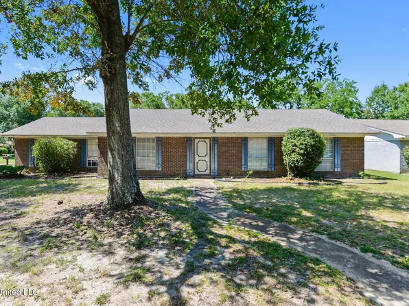 2407 Collins Blvd, Gulfport, MS 39507