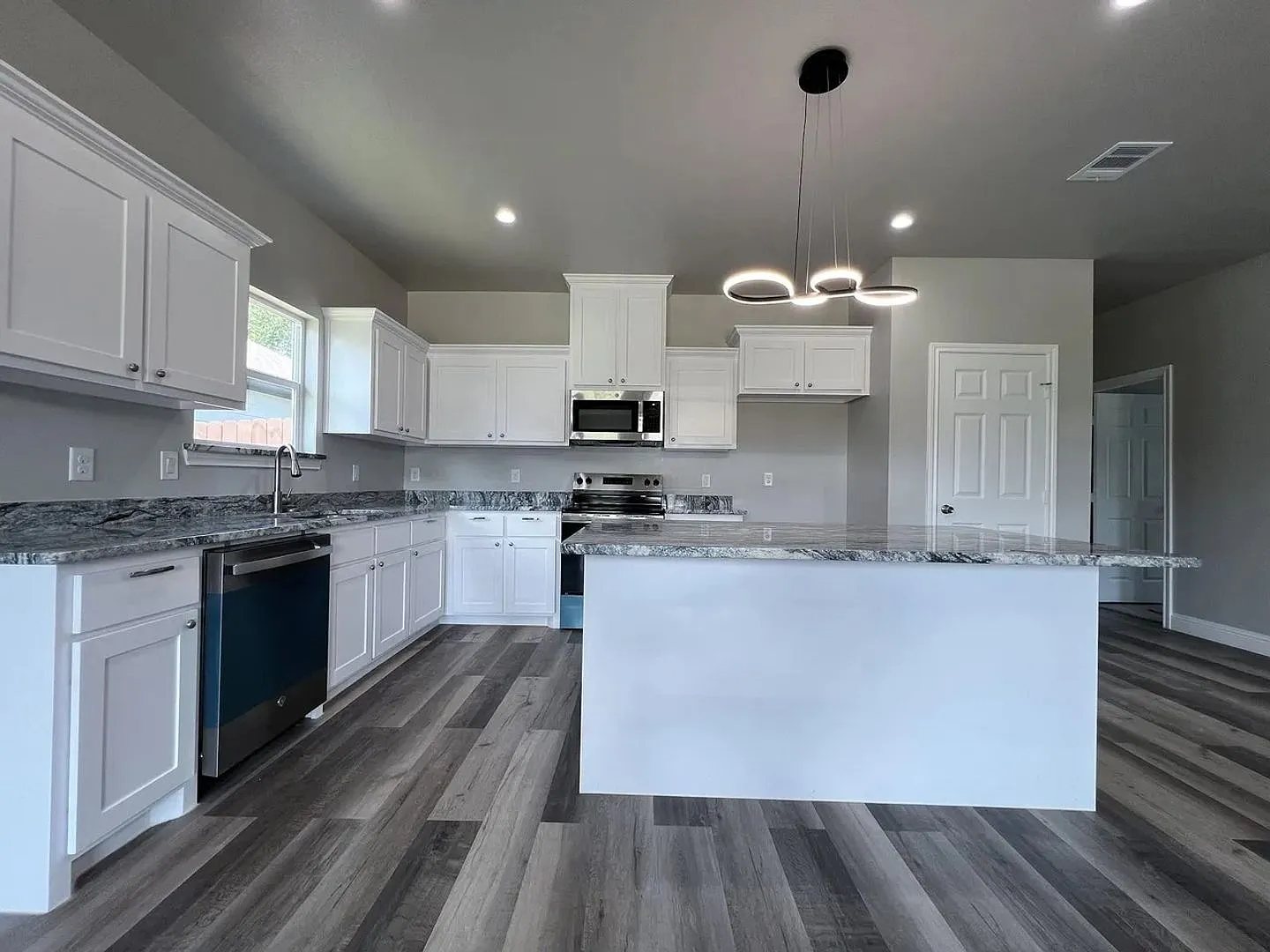 821 Edgar St. New Rental home — Photo 2