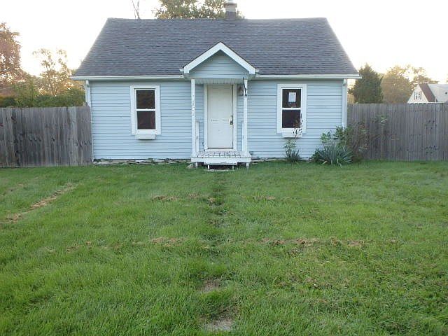 1st image of 15953 Lockwood Ave