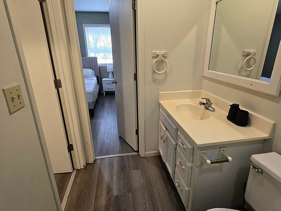 5th image of 115B Holly Dr