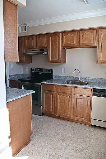 Royal Palms Apartments — Photo 90