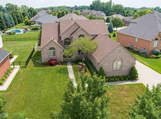 13532 Scenic Holw, Washington, MI