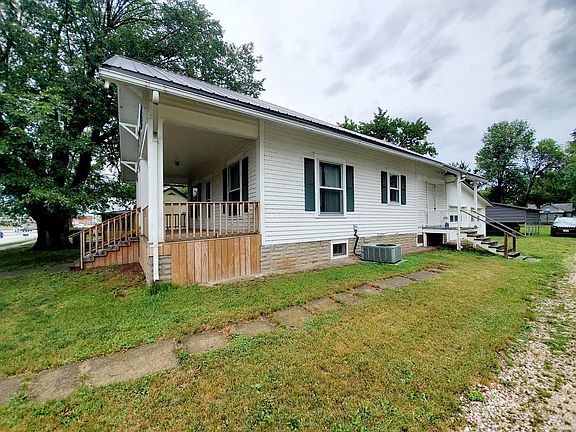 4th image of 209 E Main St