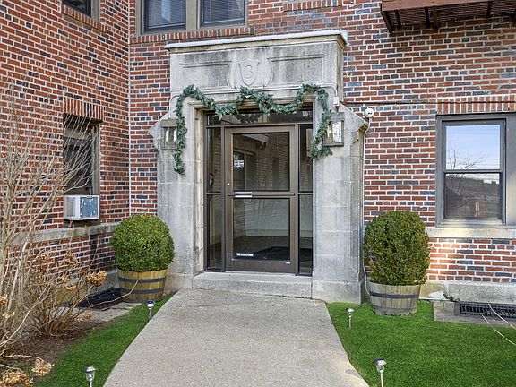 604 Tompkins Avenue