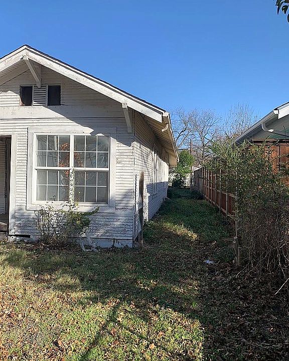 1st image of 222 S Waverly Dr