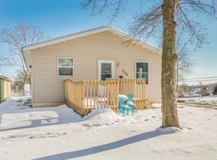 355 12th St SW, Cedar Rapids, IA 52404