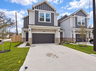 8401 McLean St, Houston, TX 77051