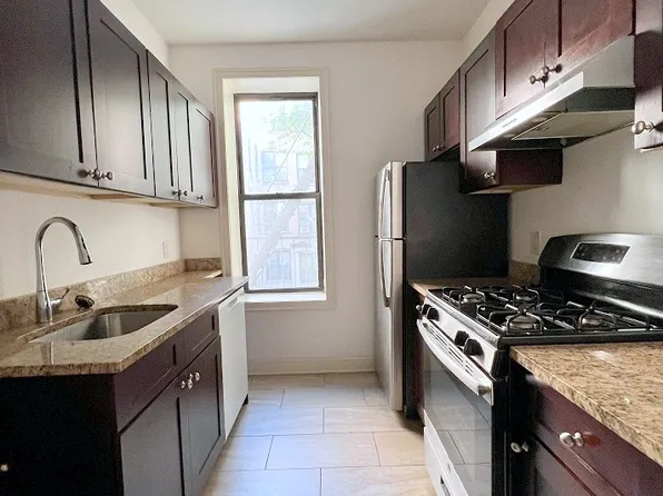35 Central Park N APT 2L, New York, NY 10026