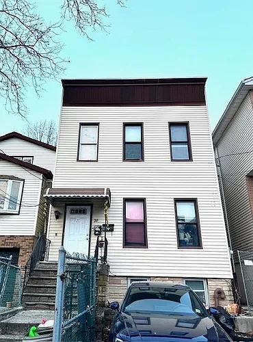 20 Troy St #1 Photo 1