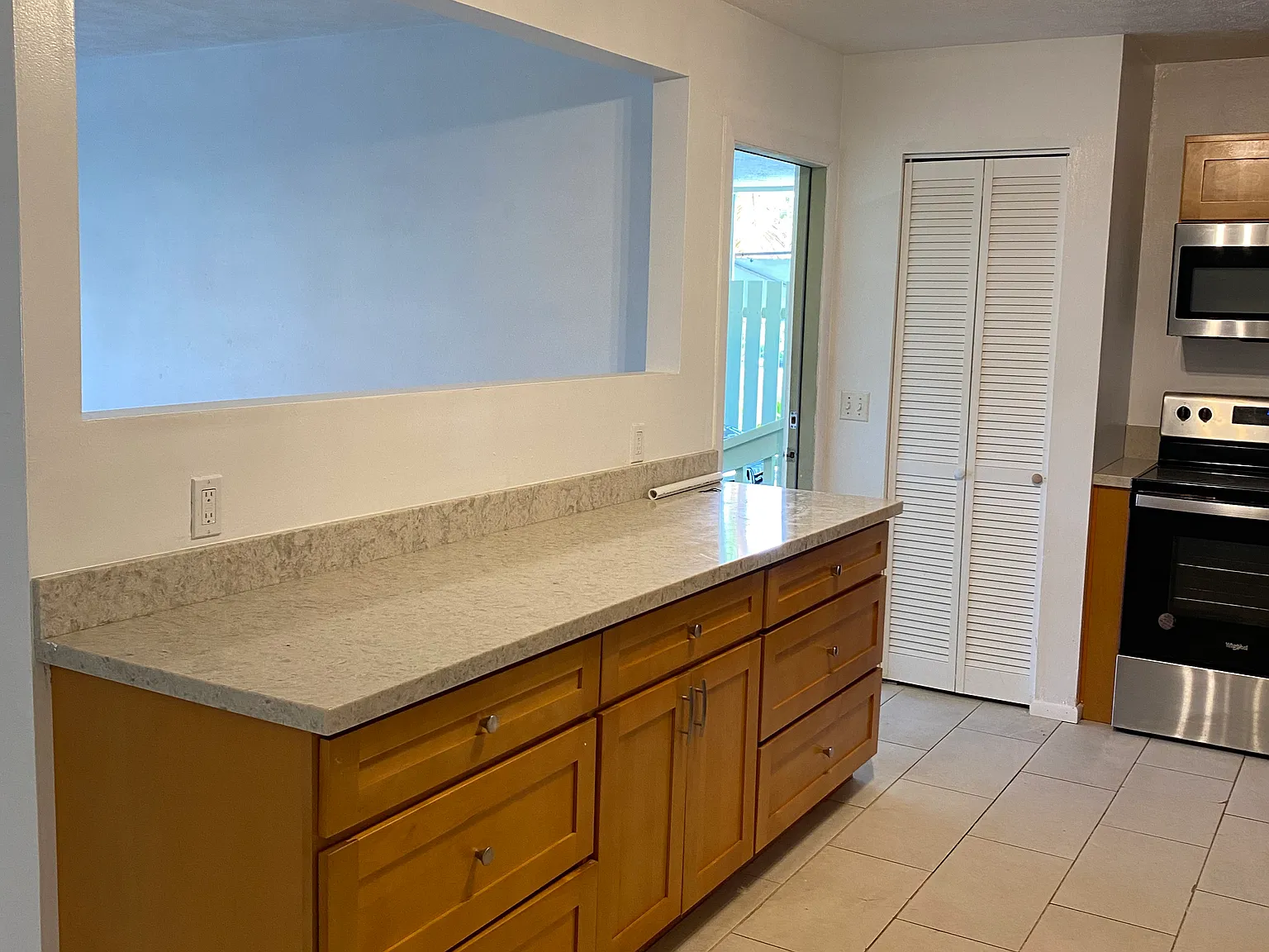 3 bed, 1350 sqft, $2,850 — Photo 3
