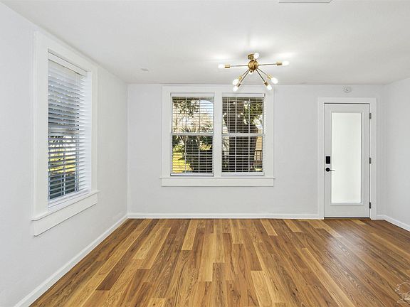 4th image of 2702 W Lee St