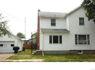 7 Terry St, Middleport, NY 14105