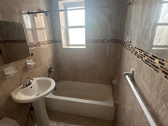 3rd image of 737 Mlk Blvd APT 14