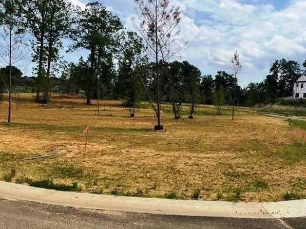 225 Hidden Valley Dr, Paducah, KY 42003
