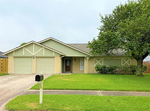 3810 Downing Cir Photo 1