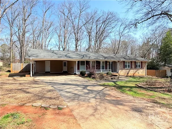 560 Greencrest Dr, Athens, GA 30605