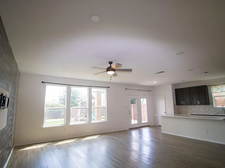 2105 Ebony Dove St — Photo 8