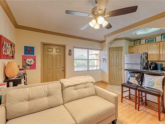4th image of 744 NE 14th Ave APT 23