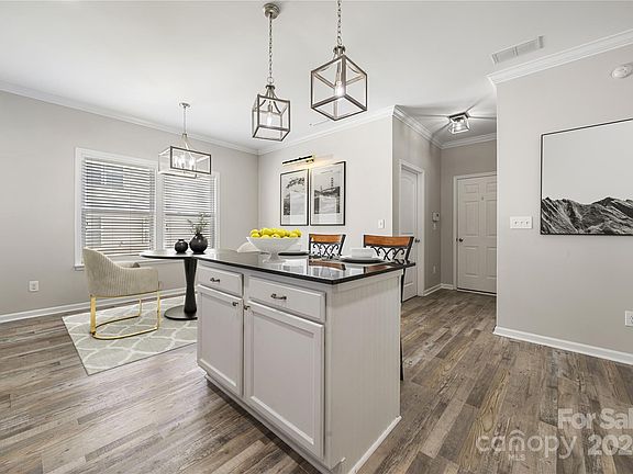 3rd image of 5001 Brodie Ln