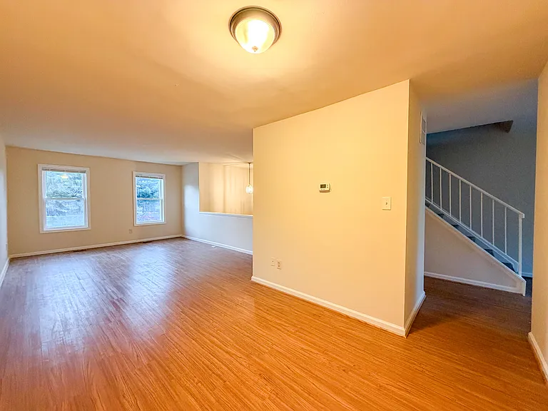 2407 Vineyard Ln — Photo 8