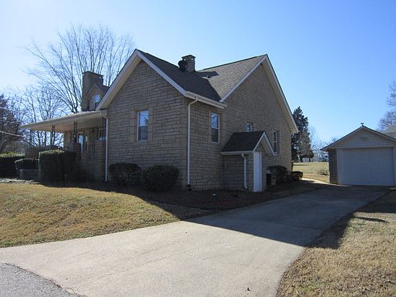 3rd image of 713 Land St