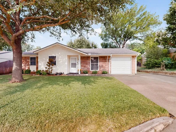 1207 Aransas Dr, Euless, TX 76039