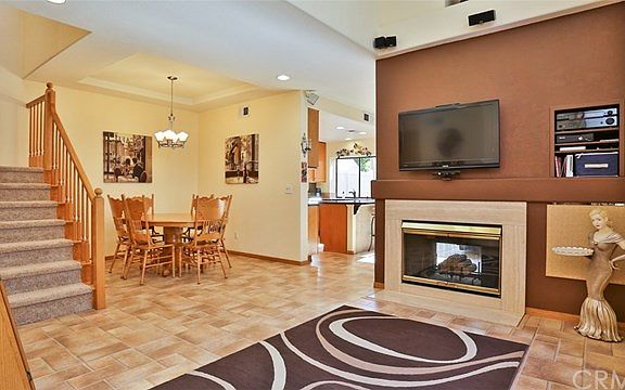 5th image of 1555 San Fernando Dr