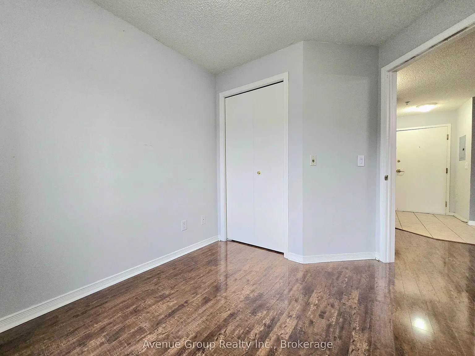 1 bed, $949 — Photo 3