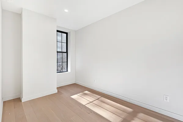 Rented by Fountain Realty Group | media 29