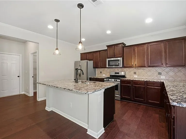 4910 Belcrest Way — Photo 13
